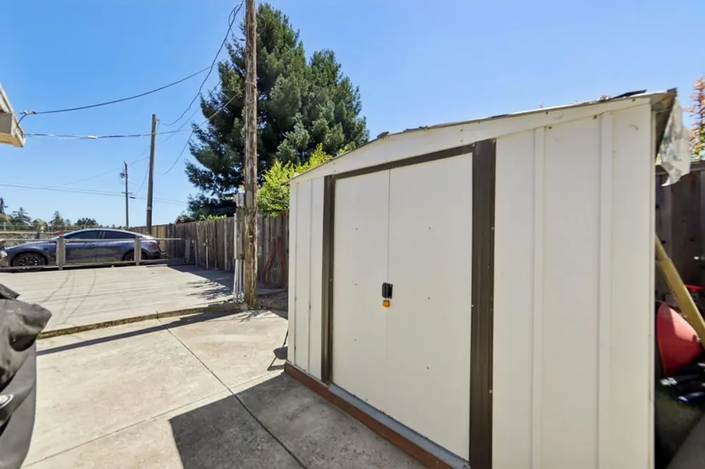 9 Hughes Road Watsonville, CA 95076