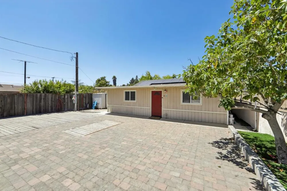 9 Hughes Road Watsonville, CA 95076