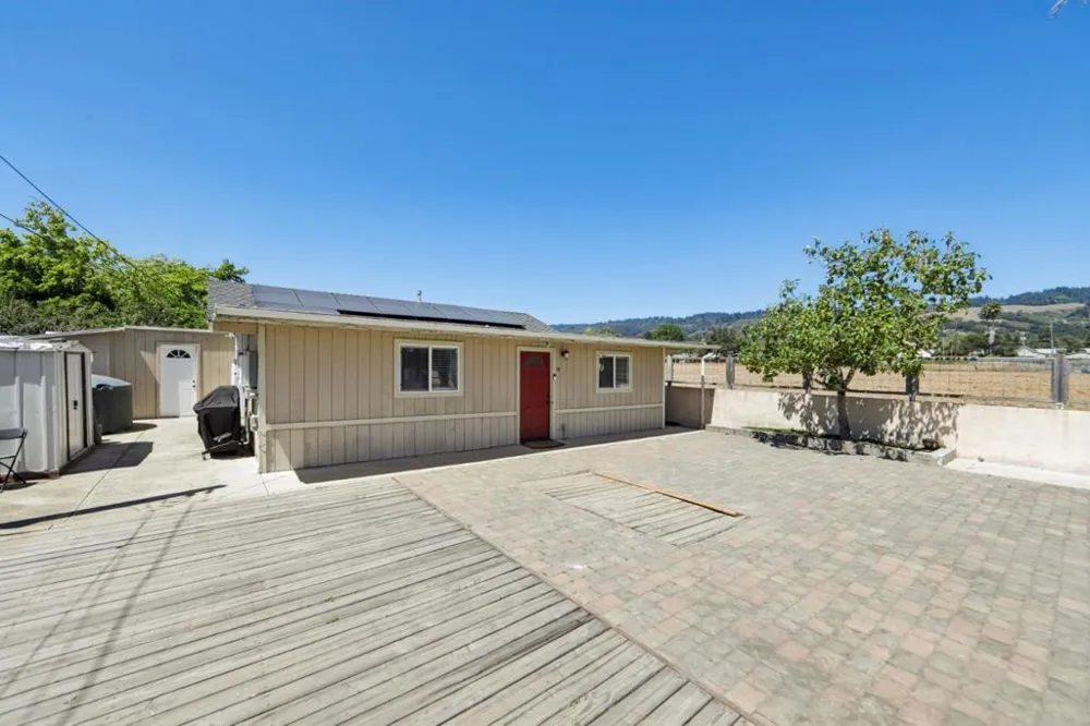 9 Hughes Road Watsonville, CA 95076