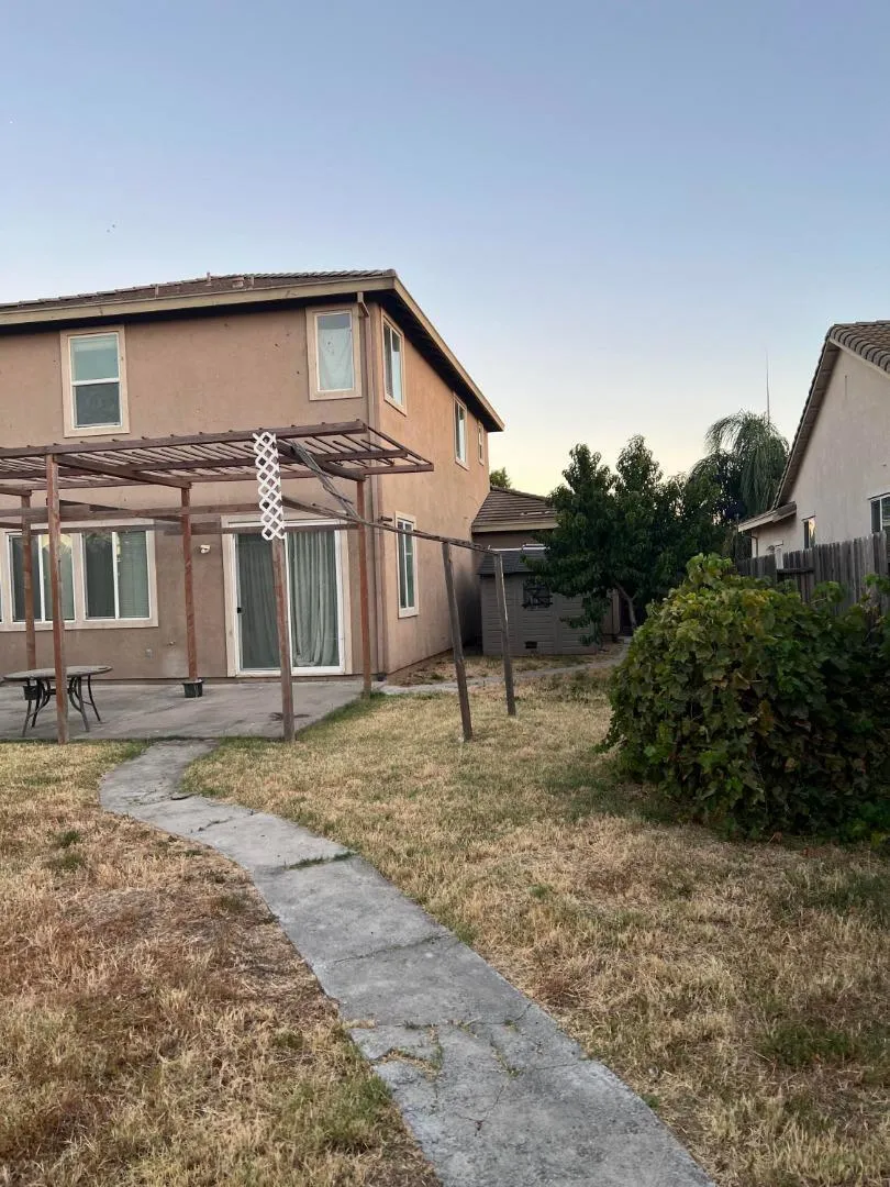 7021 Walter Avenue Sacramento, CA 95828