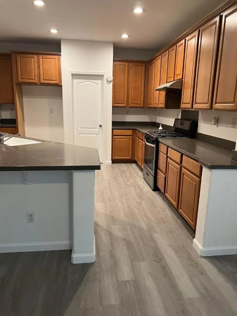 7021 Walter Avenue Sacramento, CA 95828