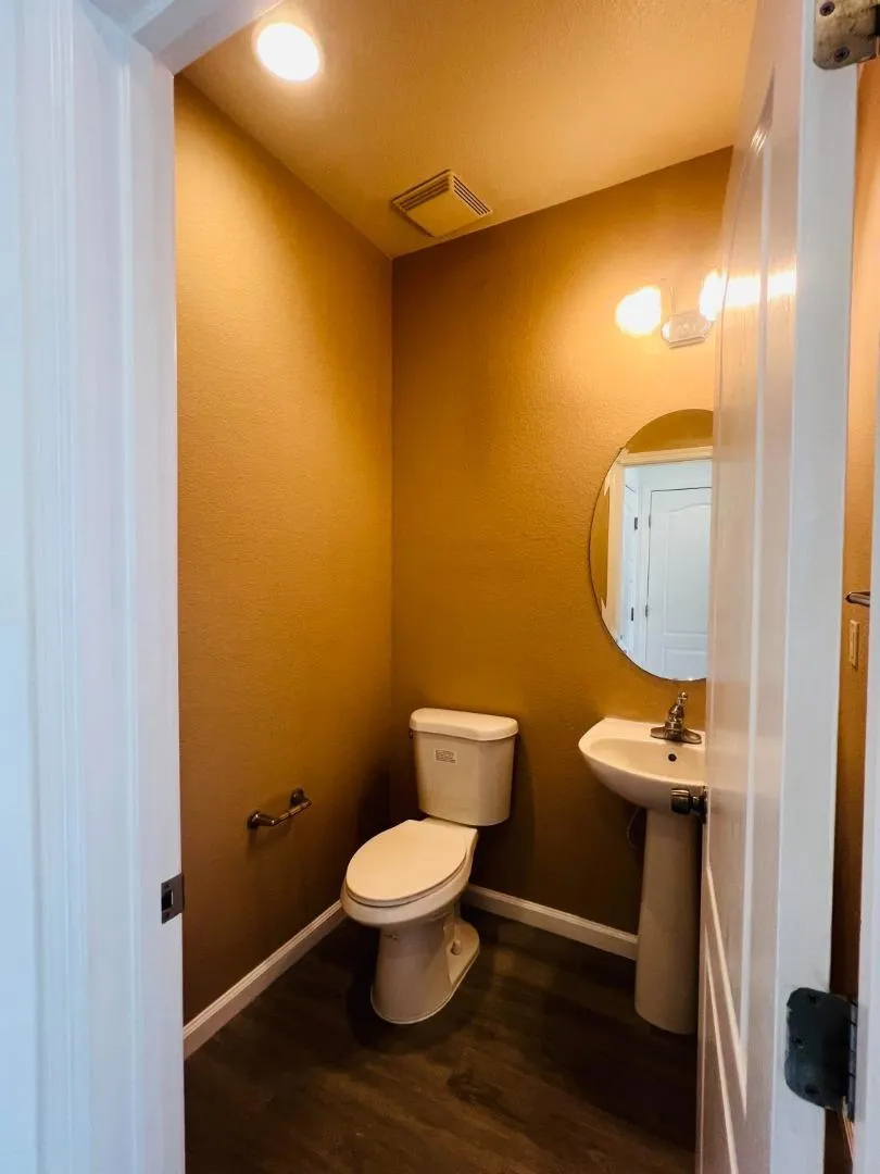 7021 Walter Avenue Sacramento, CA 95828