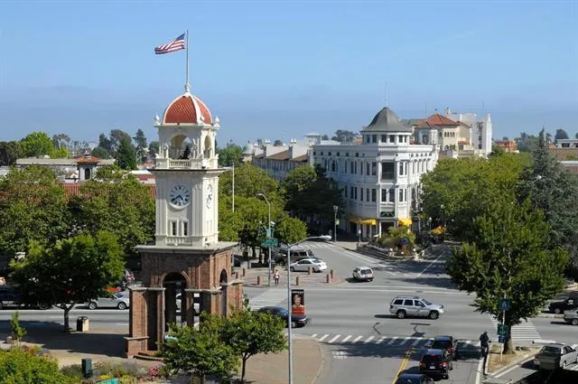 1111 Ocean Street #204 Santa Cruz, CA 95060