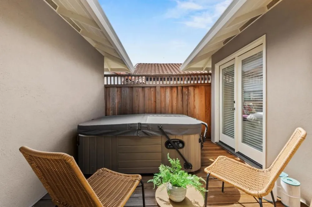 7011 Valley Greens Circle Carmel, CA 93923