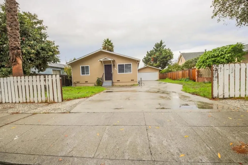 1159 Garden Street East Palo Alto, CA 94303