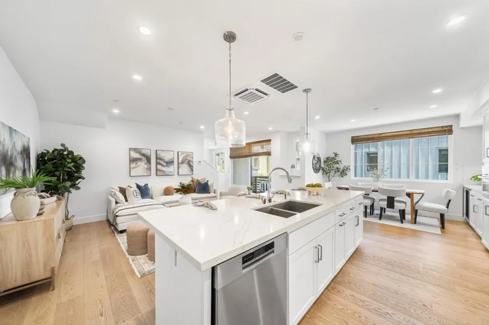 16015 Bartlett Court Los Gatos, CA 95032