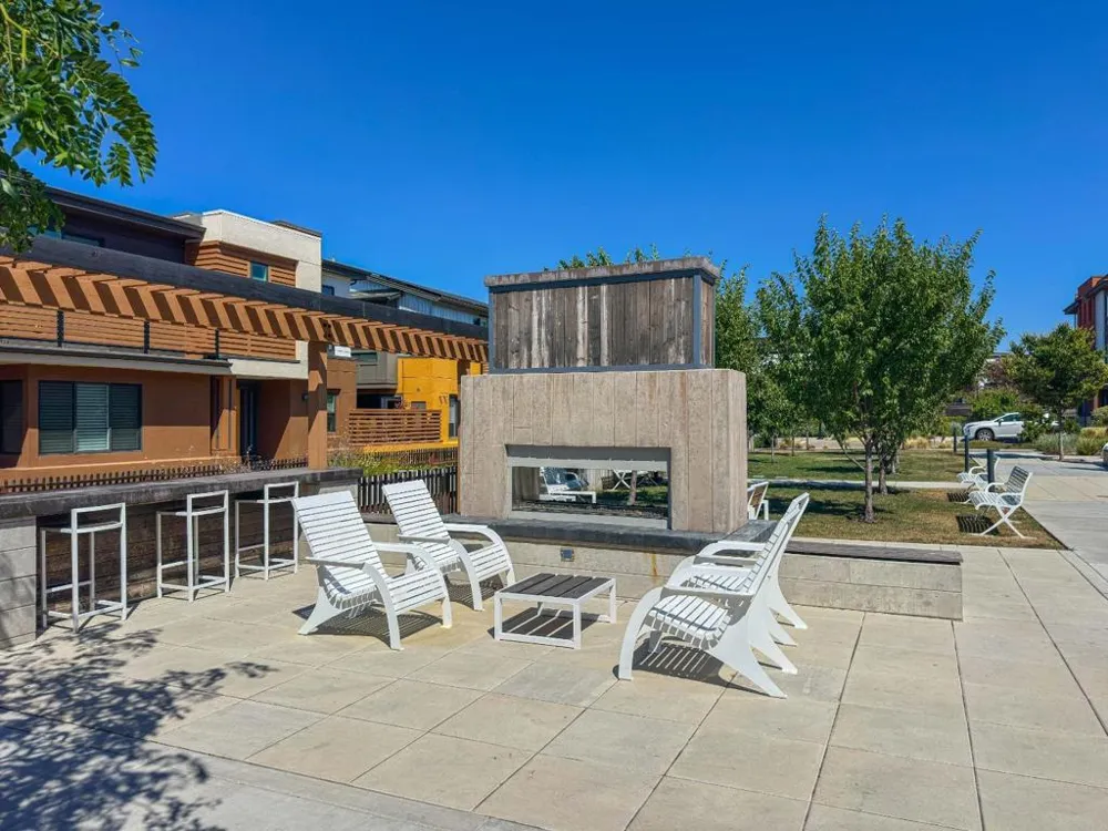 16015 Bartlett Court Los Gatos, CA 95032