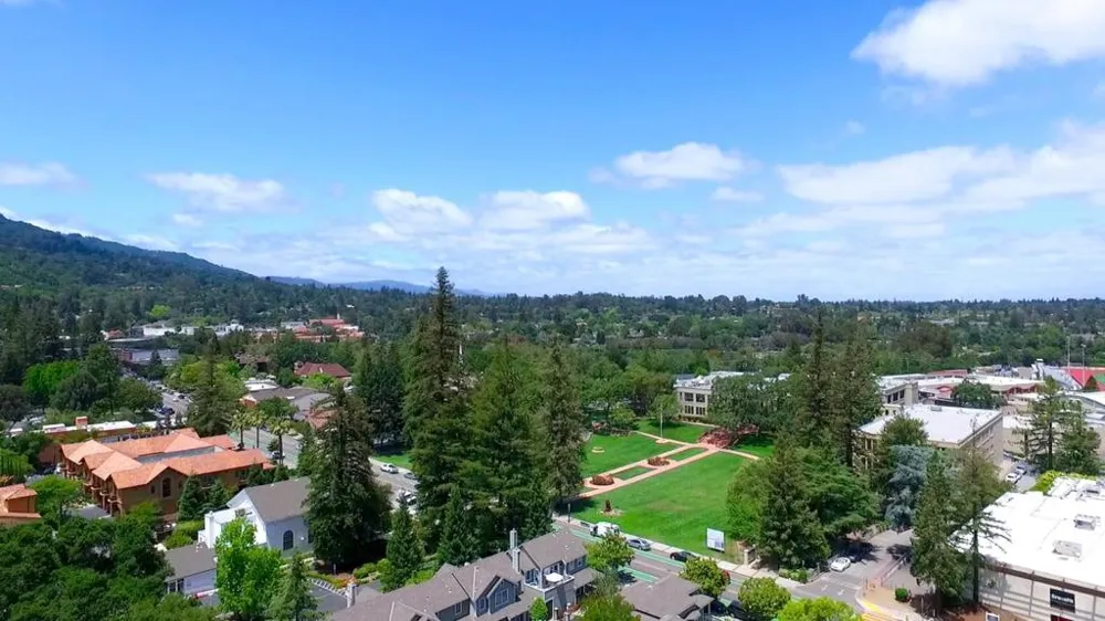 16015 Bartlett Court Los Gatos, CA 95032