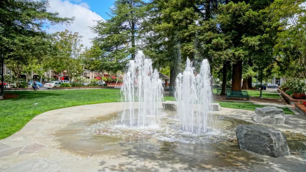 16015 Bartlett Court Los Gatos, CA 95032