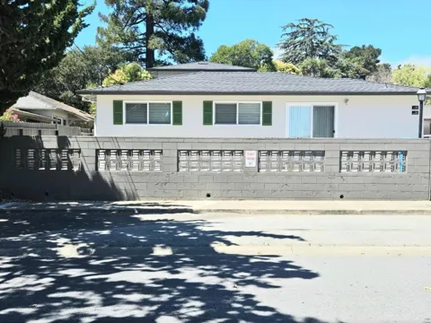 910 ACADEMY AVENUE