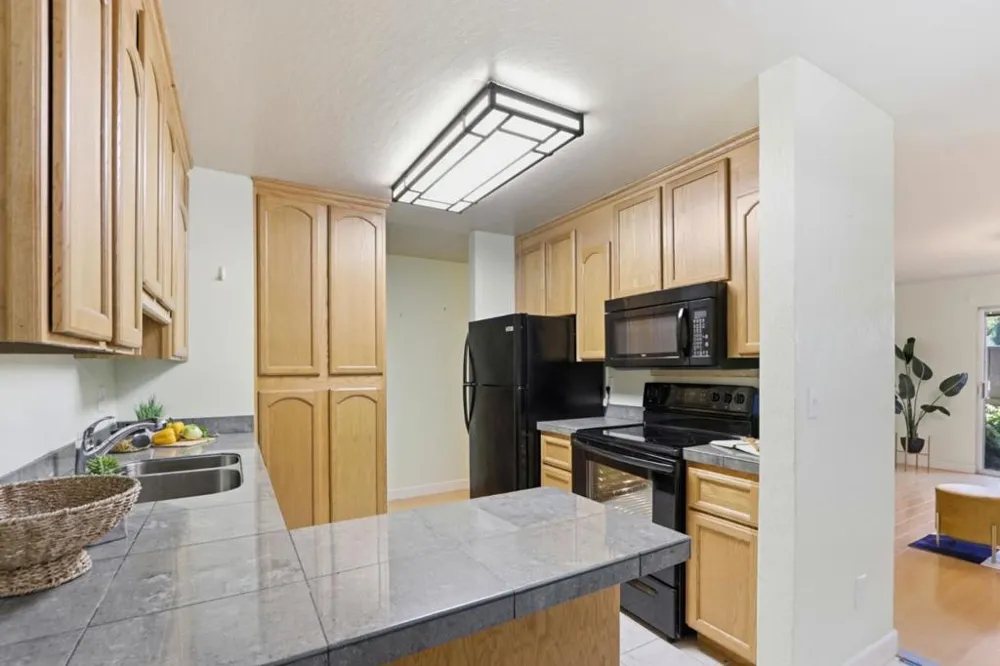 1760 Halford Avenue #162 Santa Clara, CA 95051