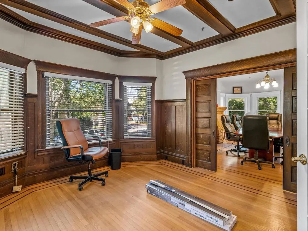 2200 L STREET Sacramento, CA 95816