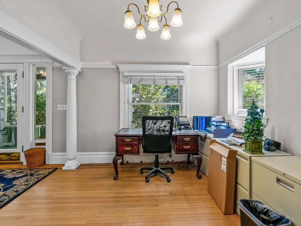 2200 L STREET Sacramento, CA 95816