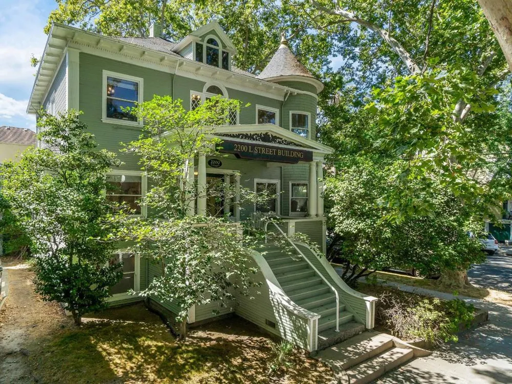 2200 L STREET Sacramento, CA 95816