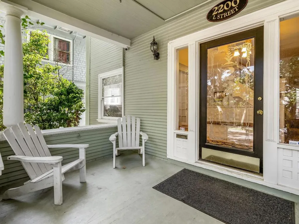 2200 L STREET Sacramento, CA 95816