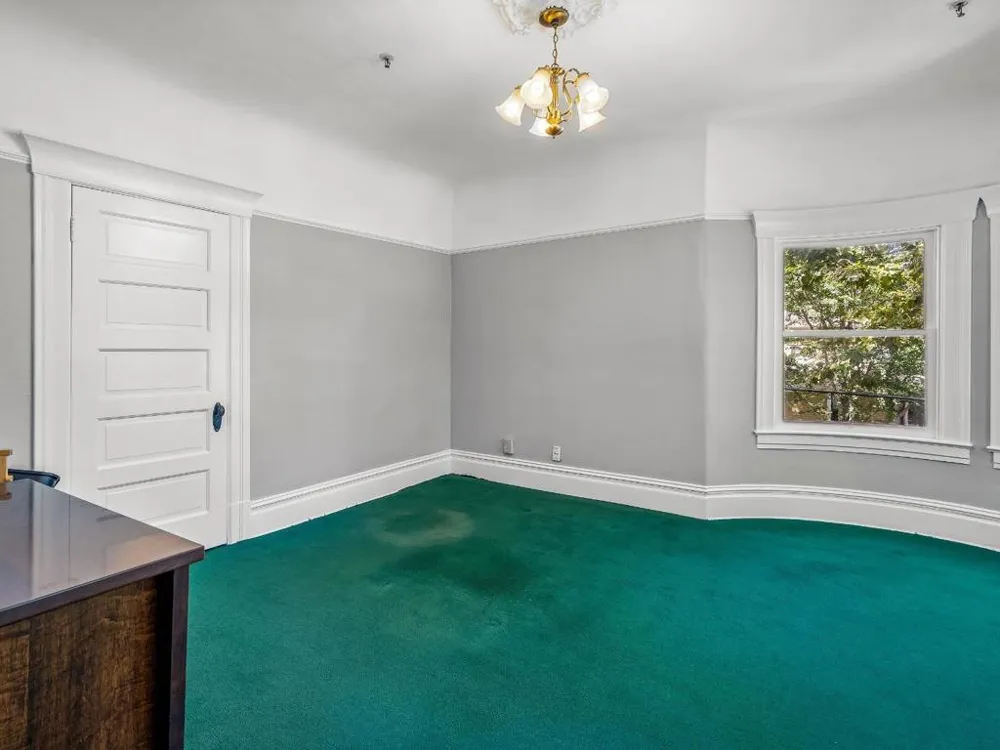 2200 L STREET Sacramento, CA 95816