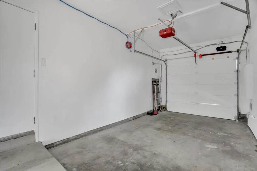 2292 Poplar Avenue East Palo Alto, CA 94303