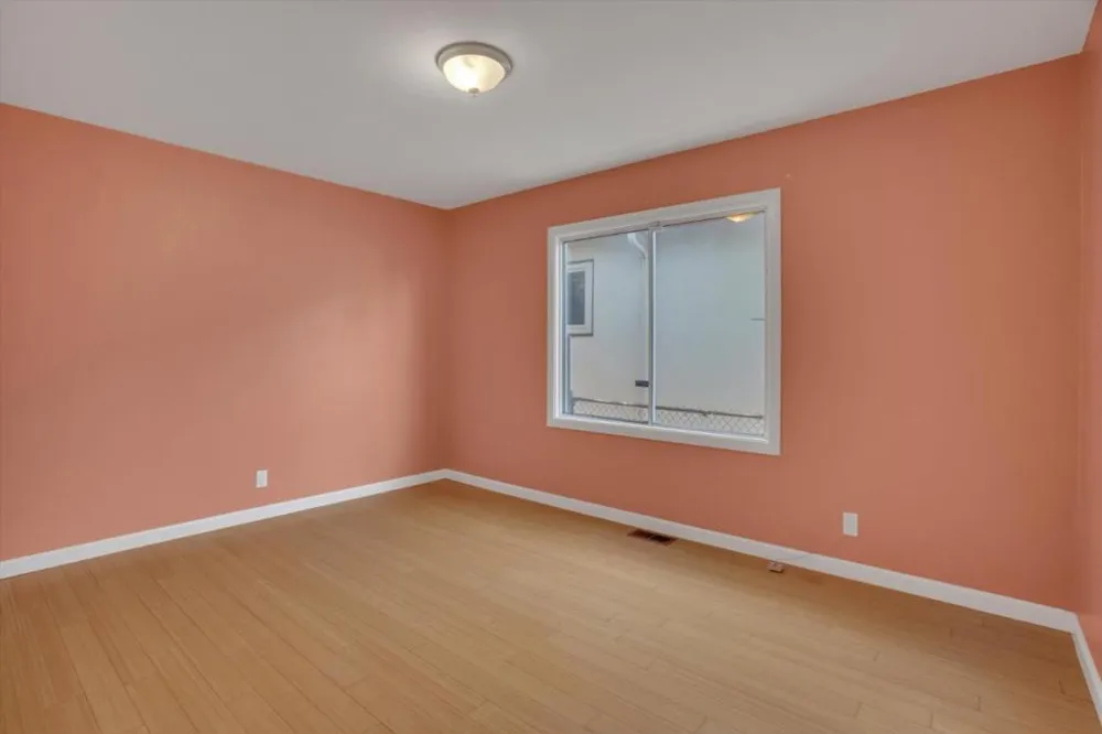 2292 Poplar Avenue East Palo Alto, CA 94303