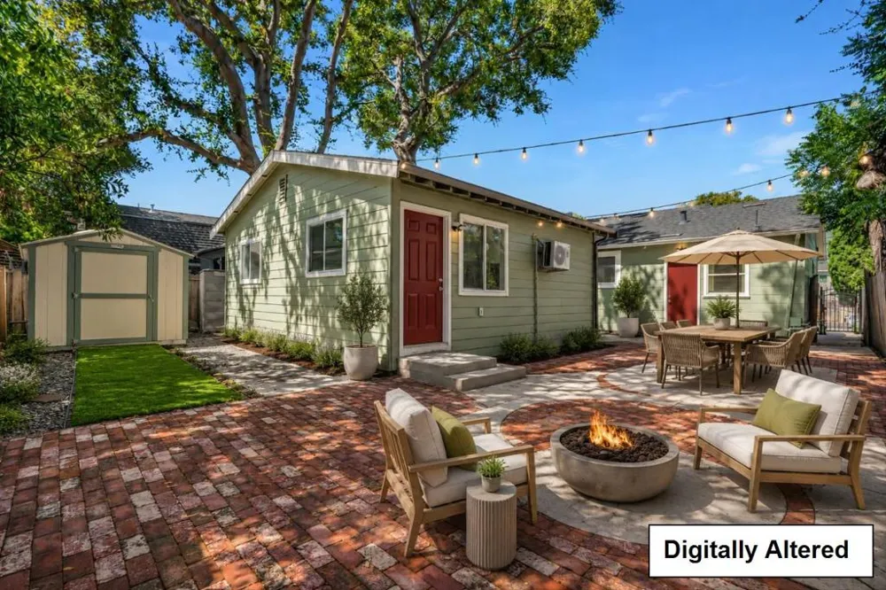 2292 Poplar Avenue East Palo Alto, CA 94303