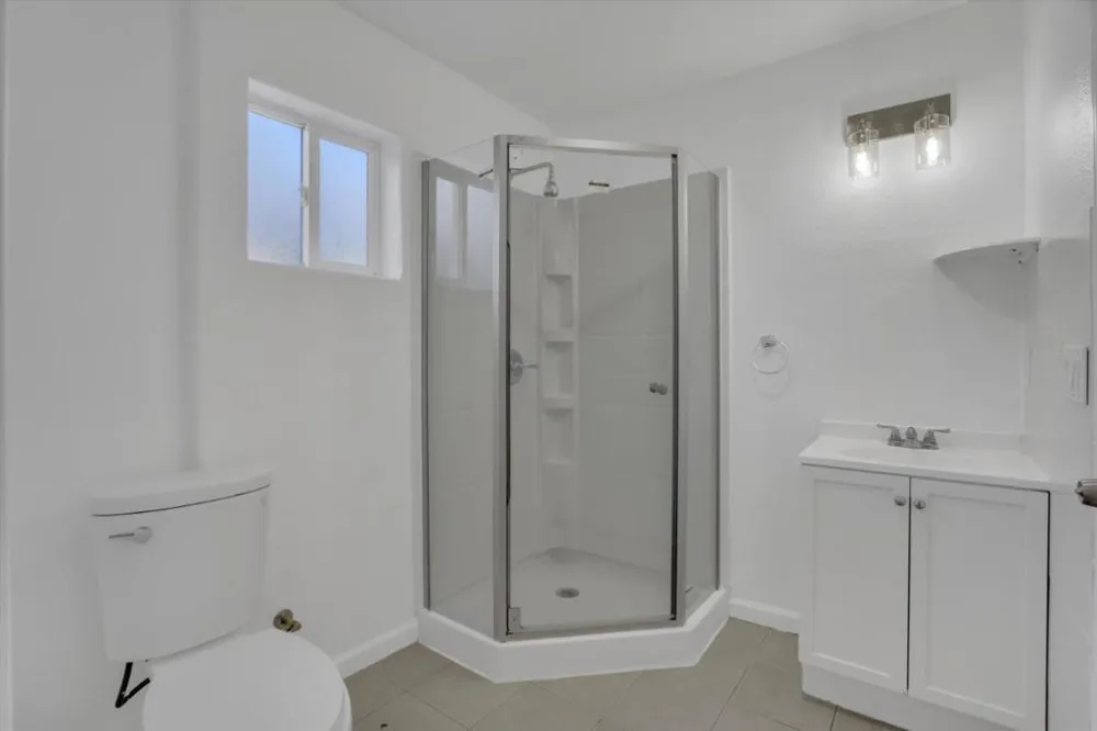 2292 Poplar Avenue East Palo Alto, CA 94303
