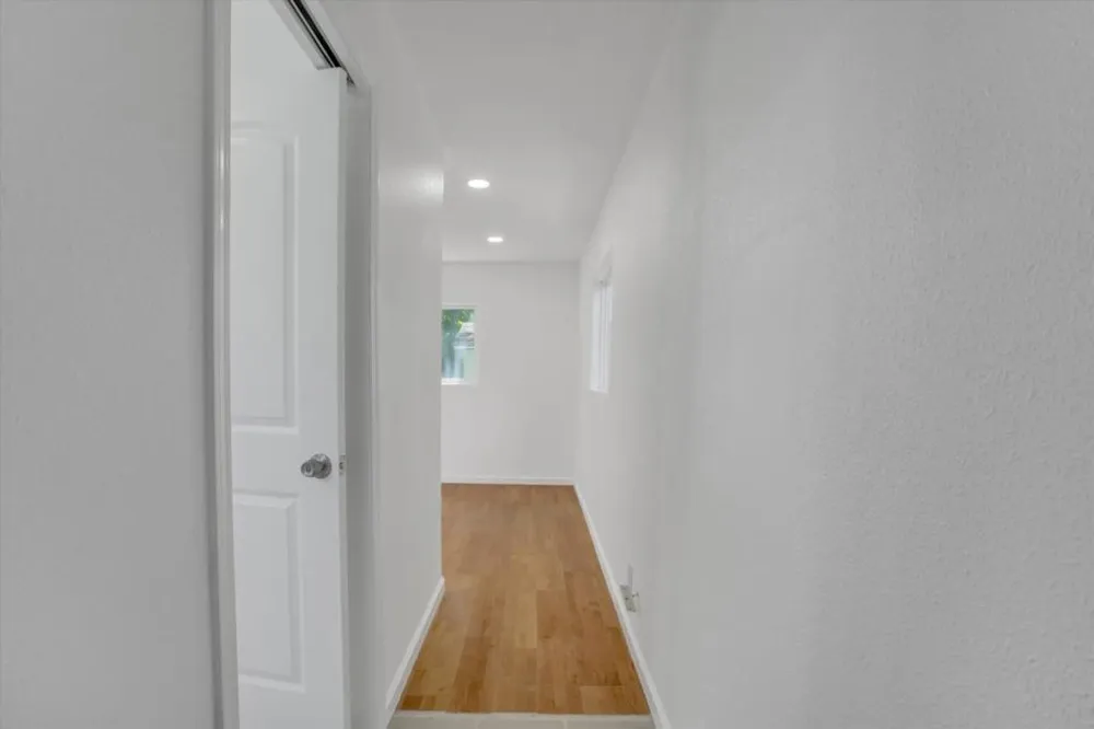 2292 Poplar Avenue East Palo Alto, CA 94303