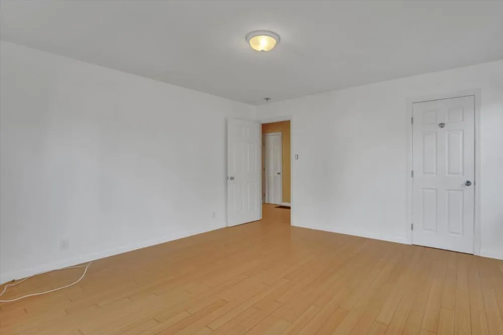 2292 Poplar Avenue East Palo Alto, CA 94303