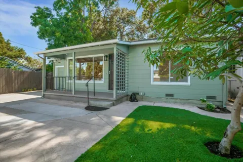 2292 Poplar Avenue