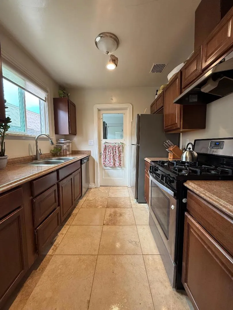 109 Geil Street Salinas, CA 93901