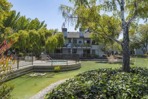 905 W Middlefield Road #918