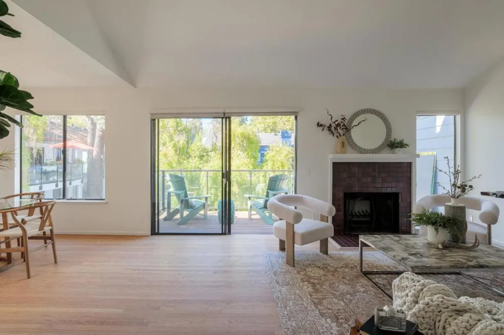 905 W Middlefield Road #918 Mountain View, CA 94043