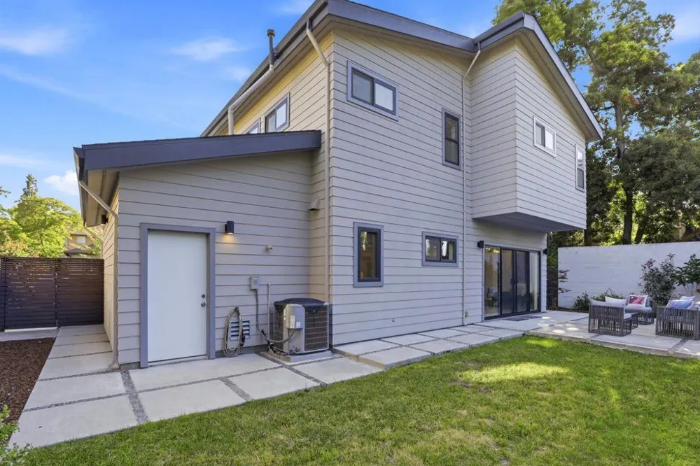 2212 Leland Avenue Mountain View, CA 94040