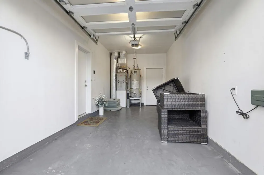 2212 Leland Avenue Mountain View, CA 94040