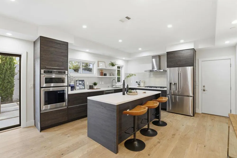 2212 Leland Avenue Mountain View, CA 94040