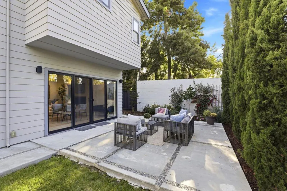 2212 Leland Avenue Mountain View, CA 94040