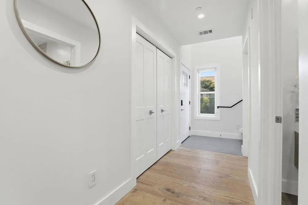 2212 Leland Avenue Mountain View, CA 94040