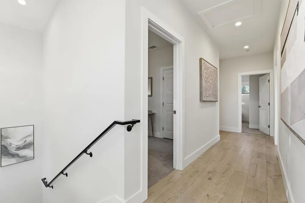 2212 Leland Avenue Mountain View, CA 94040