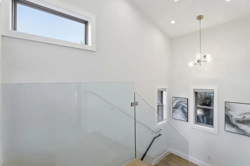 2212 Leland Avenue Mountain View, CA 94040