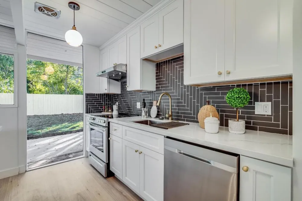 833 Appleberry Drive San Rafael, CA 94903