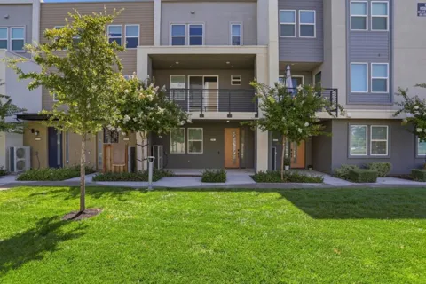 6583 Vision Court