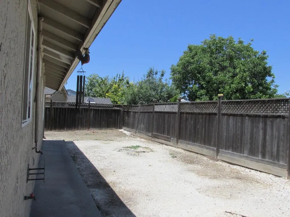 320 Mccarthy Street Hollister, CA 95023