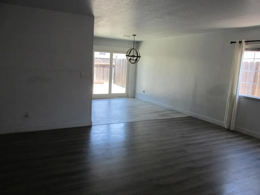 320 Mccarthy Street Hollister, CA 95023