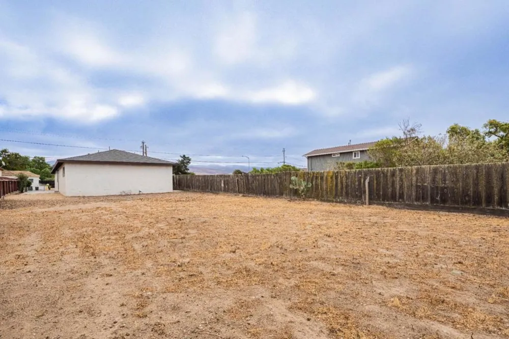1708 Vosti Avenue Soledad, CA 93960
