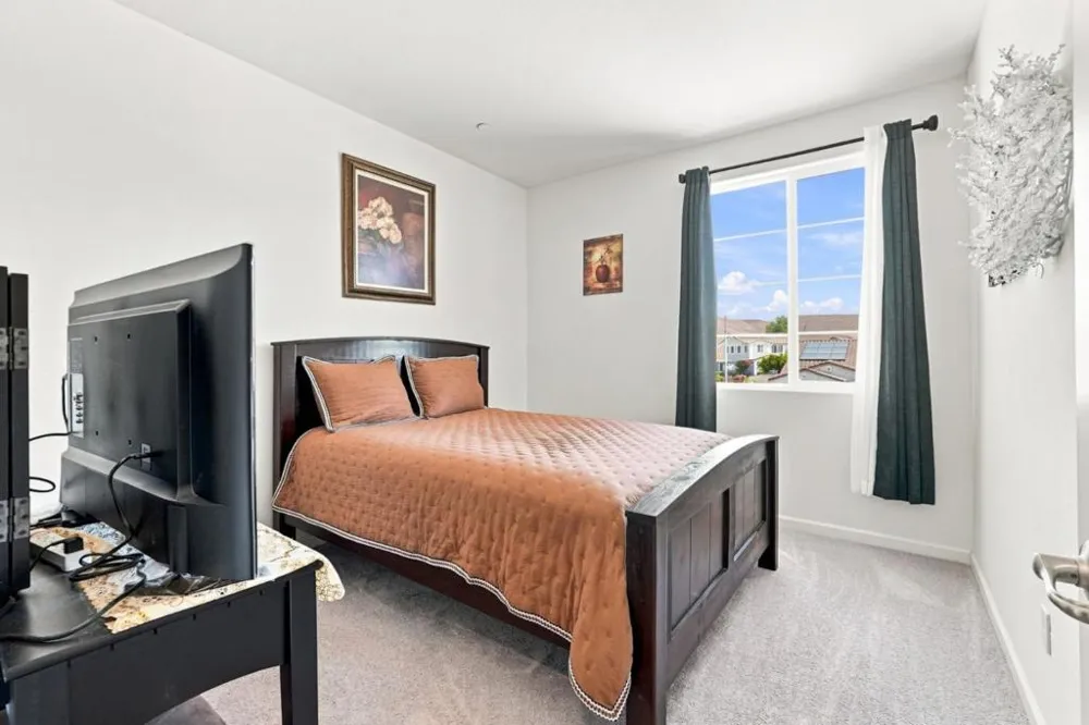 3076 Palomino Hollister, CA 95023
