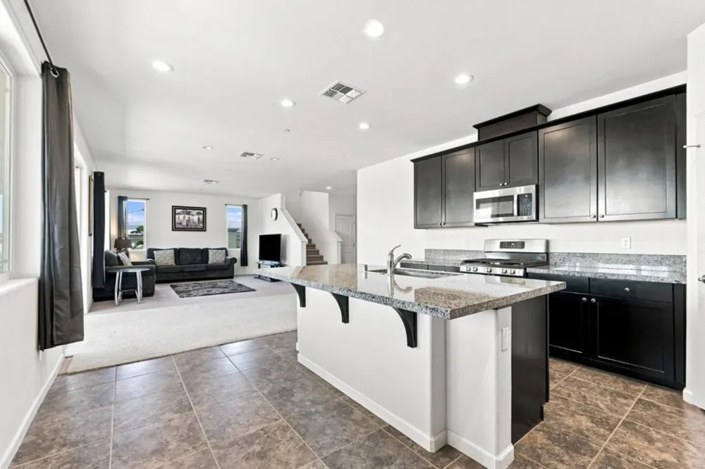 3076 Palomino Hollister, CA 95023