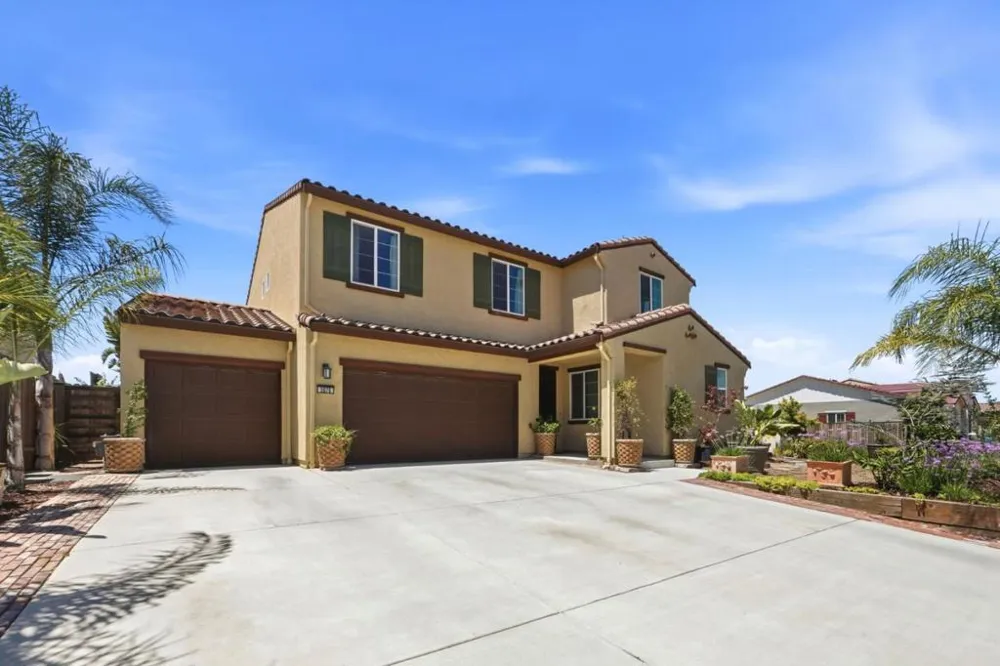 3076 Palomino Hollister, CA 95023