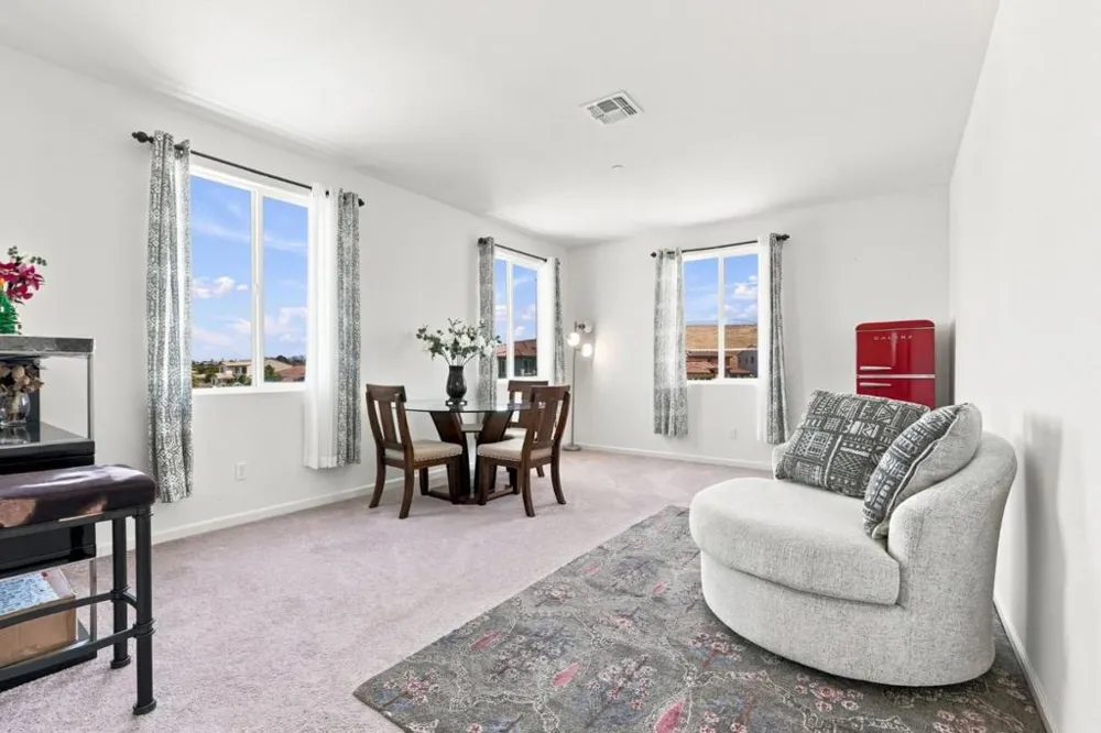 3076 Palomino Hollister, CA 95023