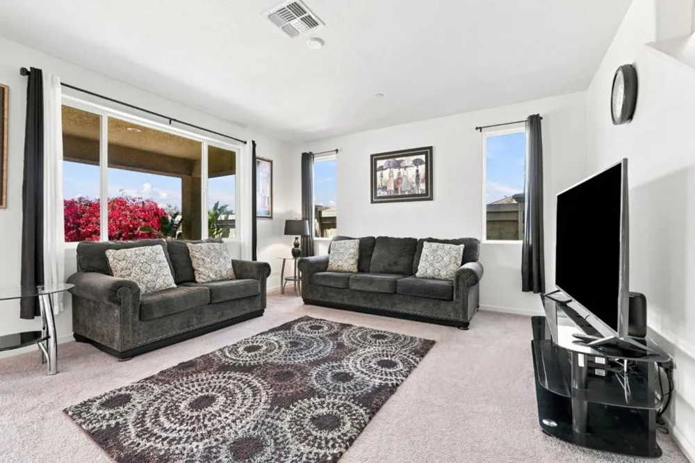 3076 Palomino Hollister, CA 95023