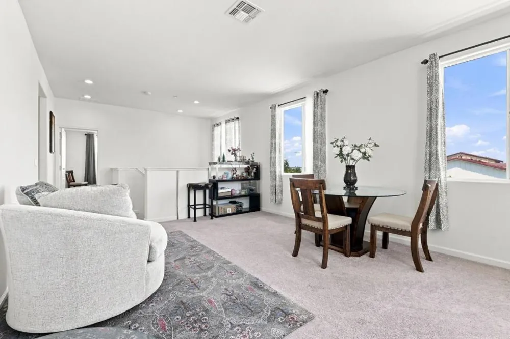 3076 Palomino Hollister, CA 95023