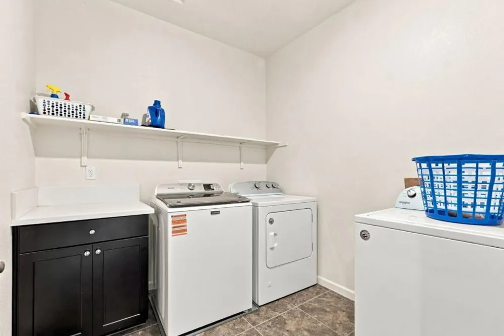 3076 Palomino Hollister, CA 95023