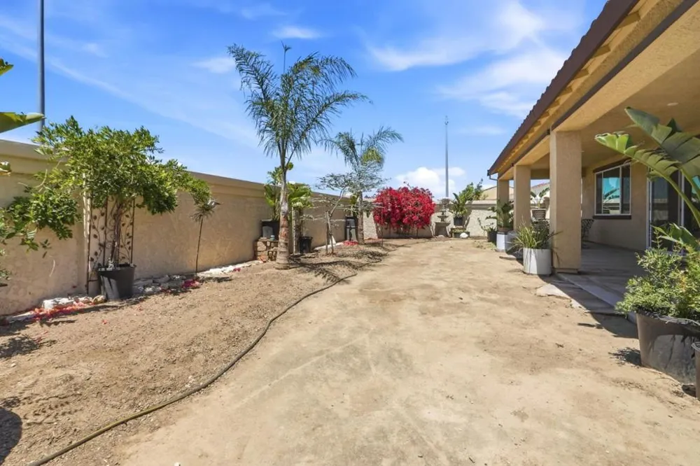 3076 Palomino Hollister, CA 95023
